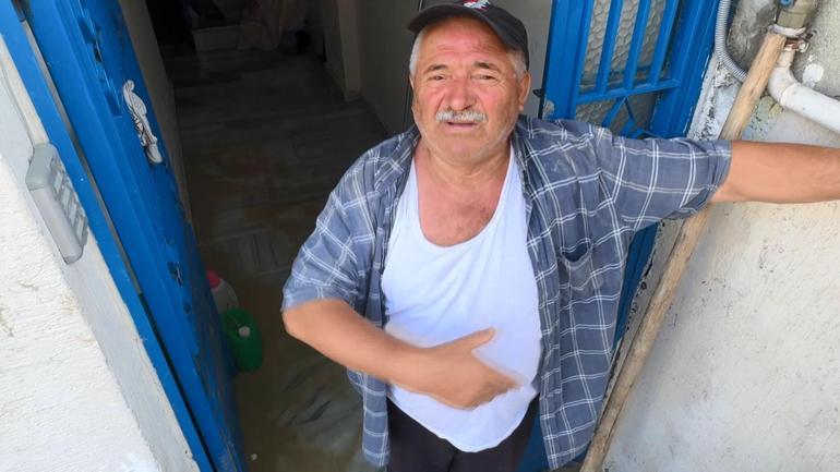 Avcılar’da vana patladı daireyi su bastı; kovalarla tahliye ettiler