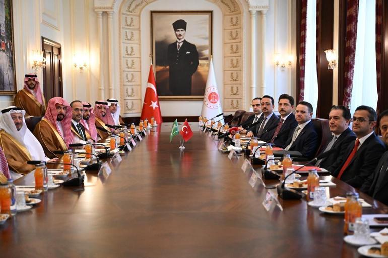 Bakan Gürlek, Suudi mevkidaşı ile bir araya geldi