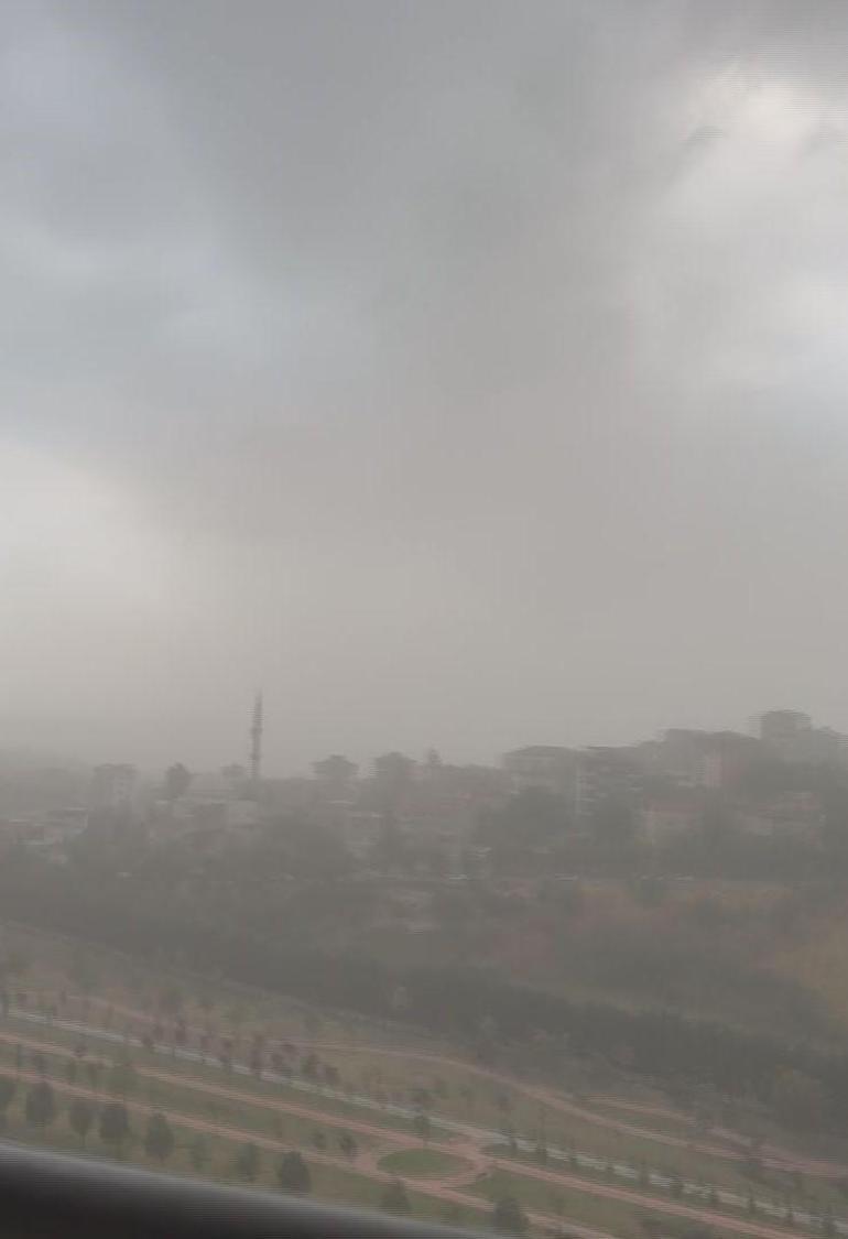 İstanbul’da fırtına; bazı ilçelerde ağaçlar devrildi, çatılar uçtu