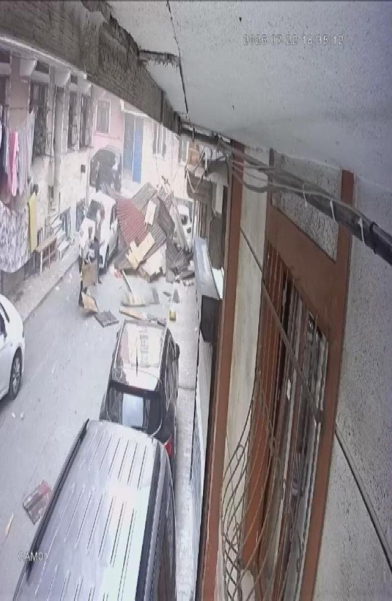 Esenlerde çocuklar fırtına nedeniyle uçan çatının altında kalmaktan son anda kurtuldu