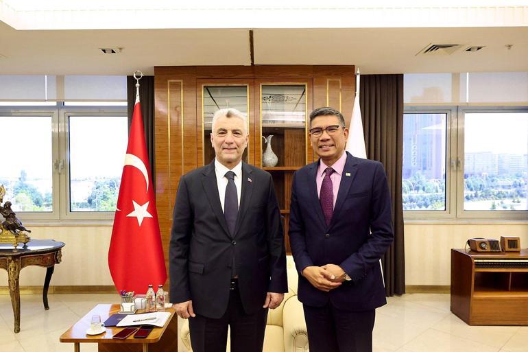 Bakan Bolat, Malezya’nın Ankara Büyükelçisi Shaffieq ile görüştü