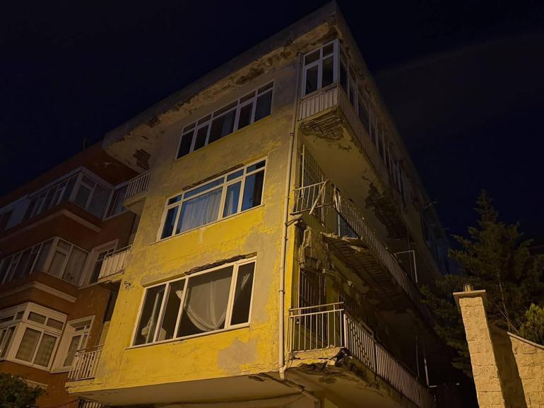 Üsküdar’da balkonunda kısmi çökme meydana gelen 4 katlı bina mühürlendi