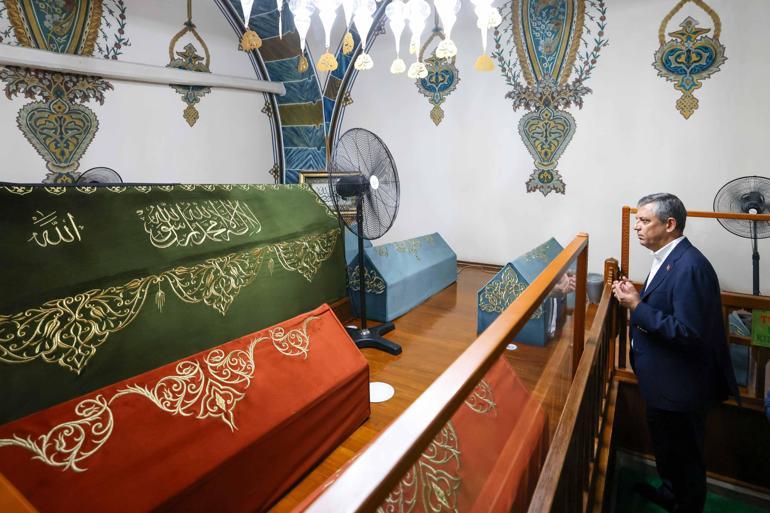 Özgür Özelin partisinin adı Yeni Parti oldu