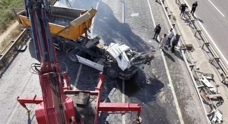 Çekmeköy’de hafriyat kamyonu takla attı; şoför ağır yaralandı