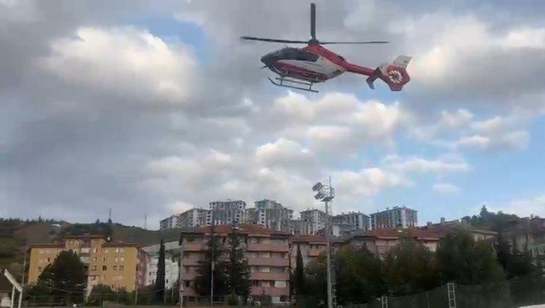 Çorumda kapıya sıkışan çocuğun parmağı koptu; ambulans helikopterle Ankaraya sevk edildi