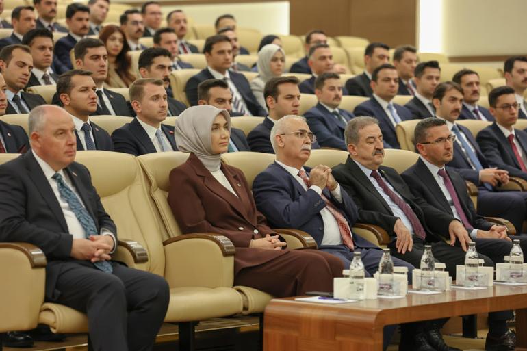 Anayasa Mahkemesi Başkanı Kadir Özkaya 111. dönem kaymakam adaylarıyla bir araya geldi