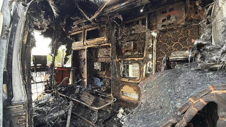 Hasta nakil aracı alev aldı, şoför diyaliz hastasını kurtardı