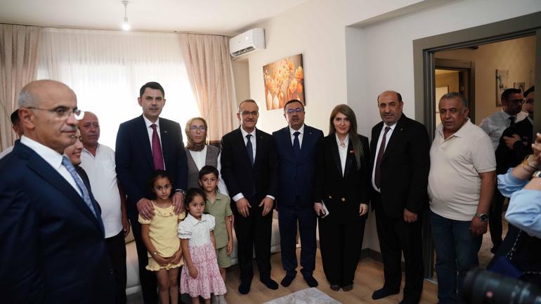 Bakan Kurum Malatya’da Bakırcılar Çarşısı’nı açtı, depremzede aileye misafir oldu