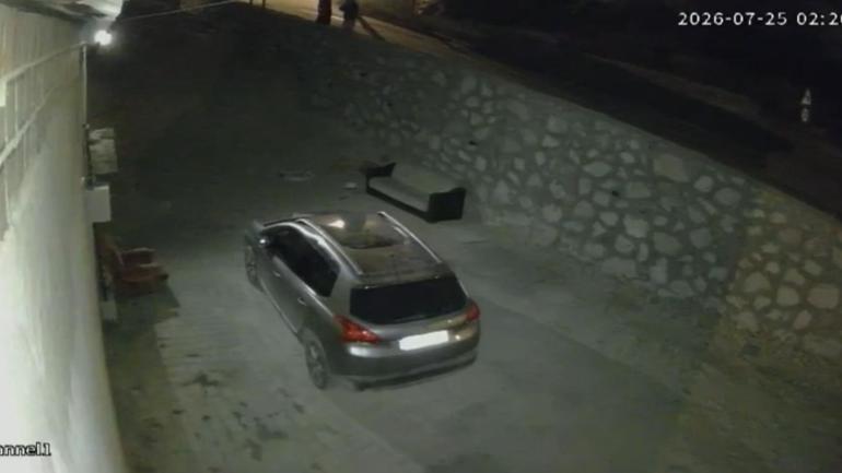 Malatyada 2 şüpheli otomobile kurşun yağdırdı; o anlar kamerada
