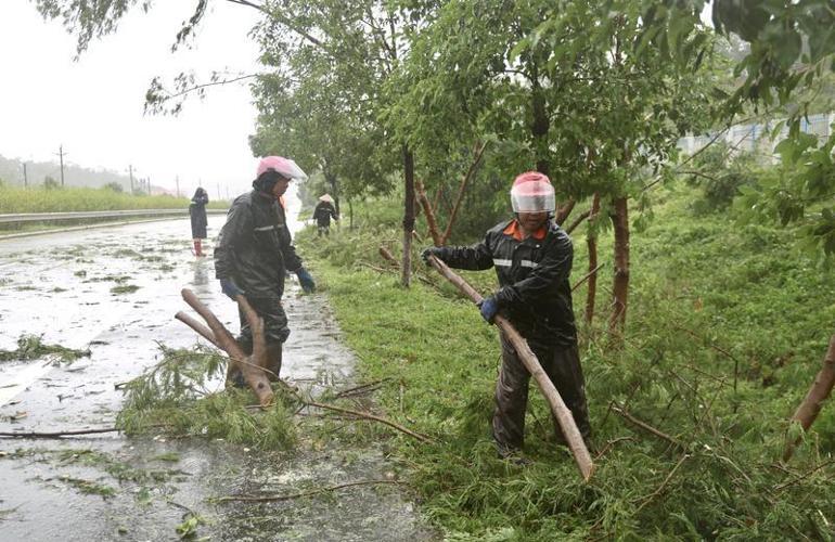Çinde Noul Tayfunu nedeniyle 715 binden fazla kişi tahliye edildi