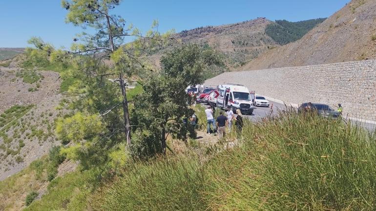 Antalyada kamyonet, uçuruma yuvarlandı; aynı aileden 5 kişi öldü, 2 yaralı