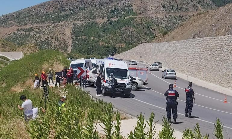 Antalyada kamyonet, uçuruma yuvarlandı; aynı aileden 5 kişi öldü, 2 yaralı