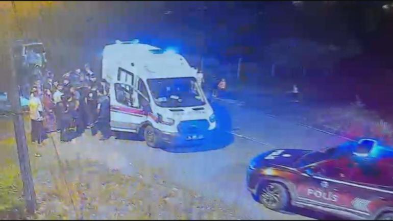 Arnavutköyde minibüsün çarptığı kadın öldü, eşi ve yeğeni yaralandı; kaza kamerada
