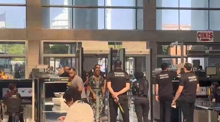 Ahbap Derneği soruşturmasında Gülben Ergen ifade vermek için adliyeye geldi