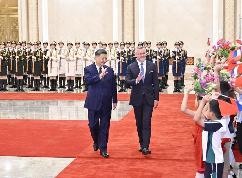 Çin Devlet Başkanı Şi, Slovakya Cumhurbaşkanı Pellegrini ile görüştü