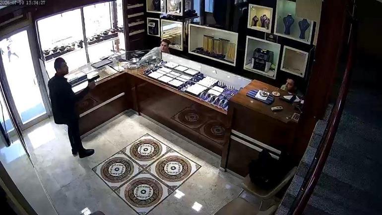 Kuyumcu, soygun girişiminde öldürülmüş