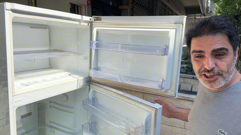 Avcılarda yaklaşık 100 kilogram ağırlığında buzdolabını çalan 4 kadın kamerada