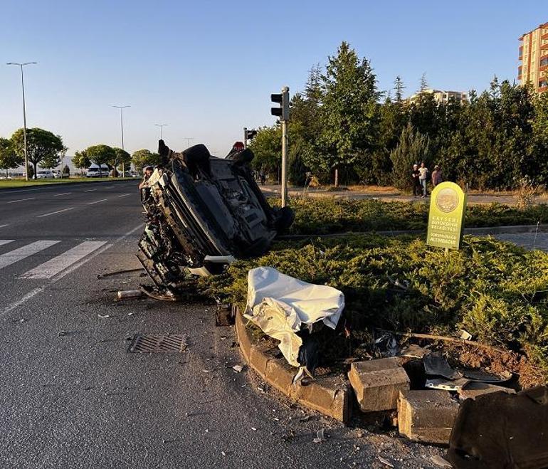 Kayseri’de otomobil ile hafif ticari araç çarpıştı: 4 yaralı