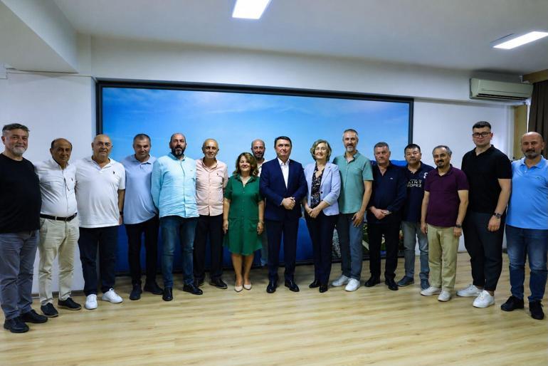 Zonguldak Belediye Başkanı ve 16 meclis üyesi CHPden istifa etti