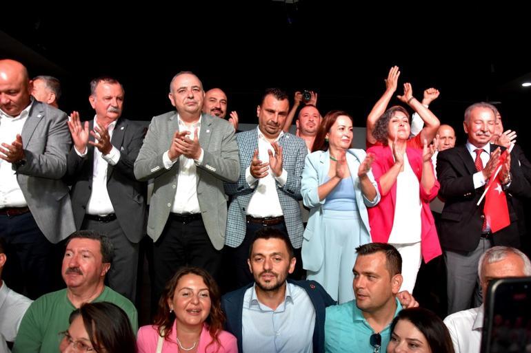 Manisa Büyükşehir Belediye Başkanı Dutlulu ile 14 ilçe belediye başkanı, Yeni Partiye katıldı