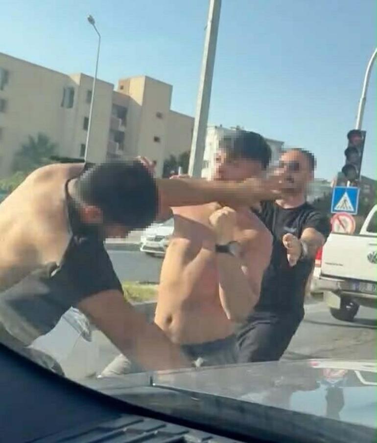 Kuşadasında trafikte kavga: 2 gözaltı