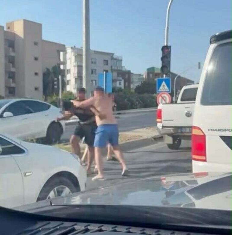 Kuşadasında trafikte kavga: 2 gözaltı