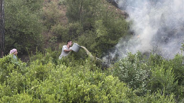 Muğla Seydikemer’deki orman yangınına havadan müdahale yeniden başladı