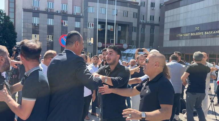 Etimesgut Belediyesine operasyon: Başkan Beşikçioğlu dahil 55 şüpheli gözaltında