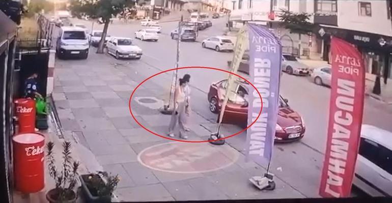 Kızlara laf atanları uyardı, tekme tokat dövüldü