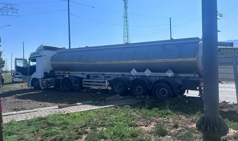 Tankerle hafif ticari araç çarpıştı: 1 yaralı