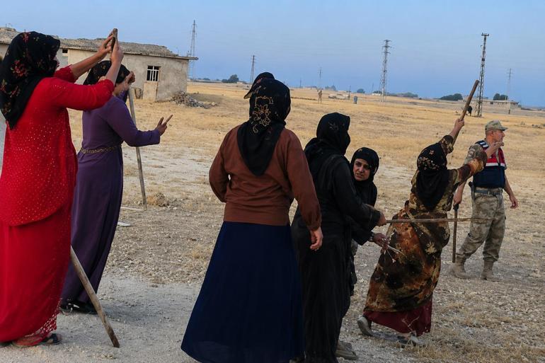 İki aile arasında pamuk tarlasında taşlı sopalı kavga; 8 yaralı
