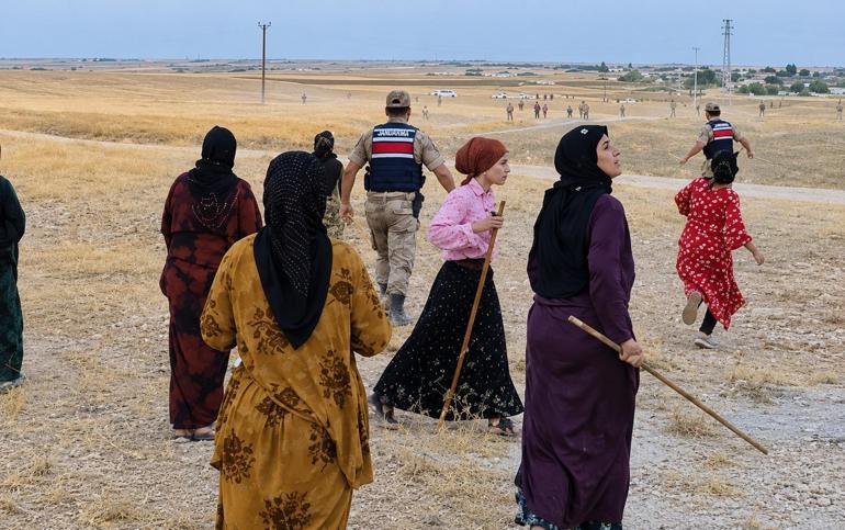 İki aile arasında pamuk tarlasında taşlı sopalı kavga; 8 yaralı