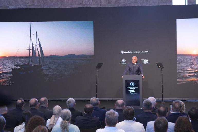 Bakan Ersoy: Turizm geliri ilk 6 ayda 25 milyar 746 milyon dolar oldu