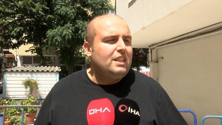 Kağıthane’de inşaatta çalışan iş makinesi yan binanın balkonunu yıktı: Deprem oluyor zannettik