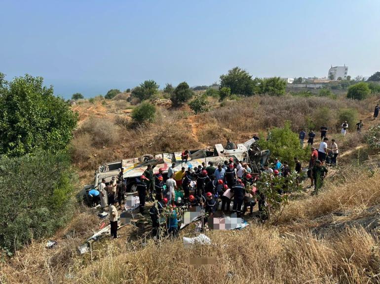 Cezayirde yolcu otobüsü şarampole yuvarlandı: 25 ölü, 44 yaralı
