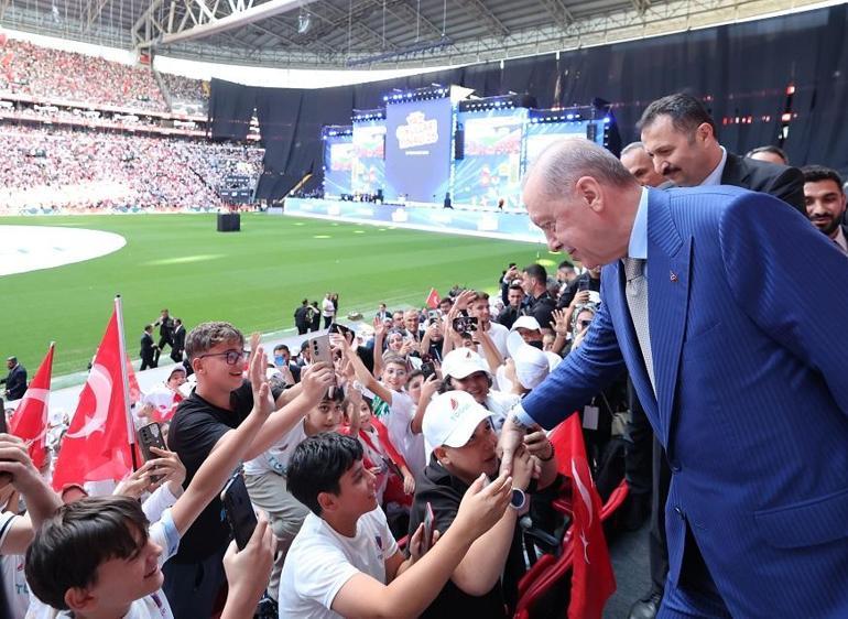 Cumhurbaşkanı Erdoğan: Türkiyenin hayrına olacak her işe kulp takma telaşında olanlar TÜGVAnın önünü kapatmak istiyor