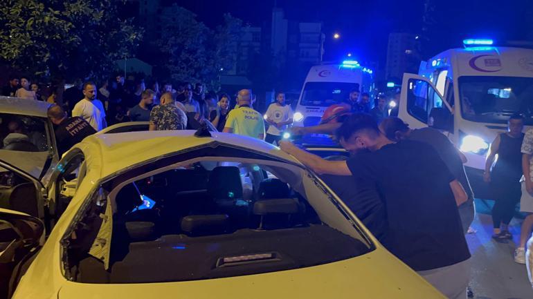Adanada 3 otomobilin karıştığı zincirleme kaza: 7 yaralı