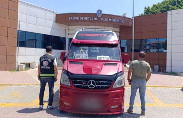 Mersin’de ters şeritte ilerleyen dolmuş şoförünün ehliyetine el konuldu