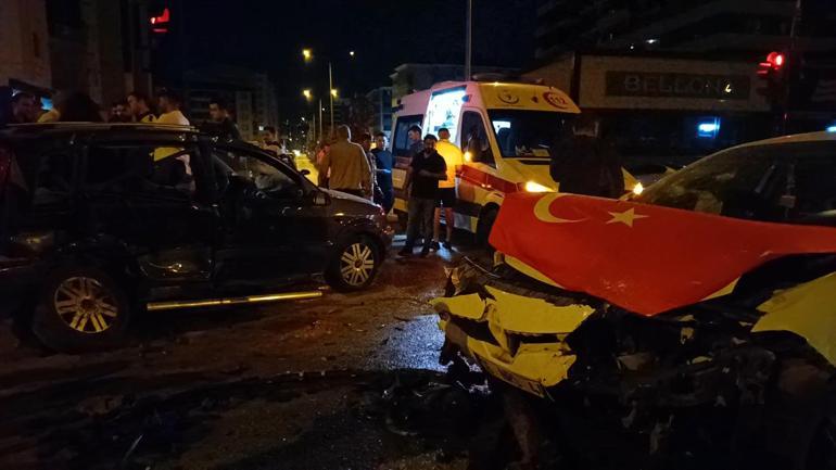 Bursada 2 otomobil çarpıştı: 7 yaralı