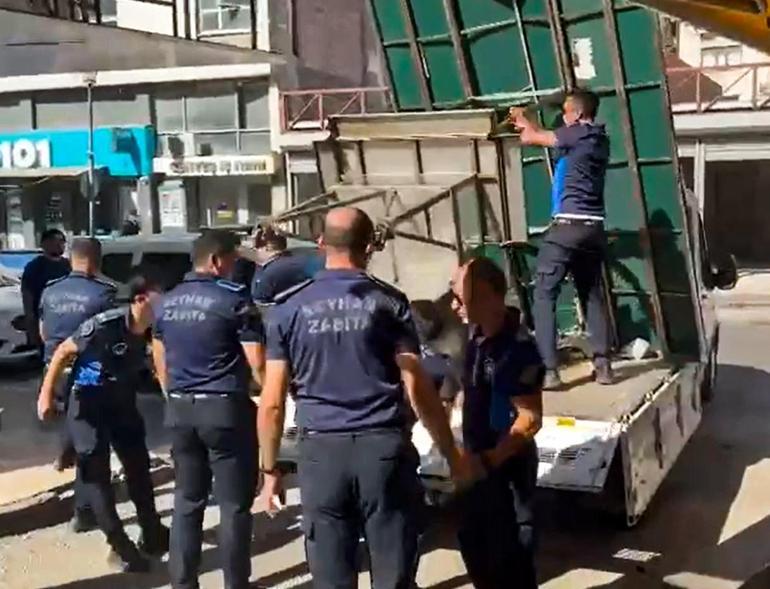Çocuğu için lahmacun almak isteyen kadına 5ten az satmam diyen seyyar satıcının tezgahı kaldırıldı
