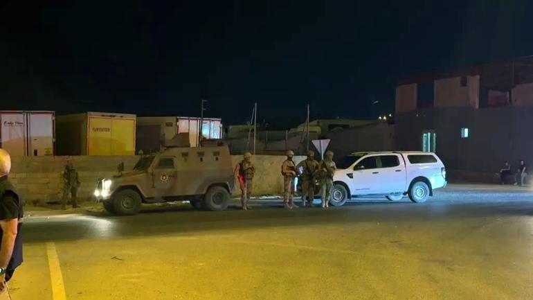 Hatayda düğün konvoyunda gelin ve damat yakınları arasında silahlı kavga: 4 yaralı