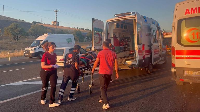 Malatyada minibüs ile TIR çarpıştı; 18 yaralı