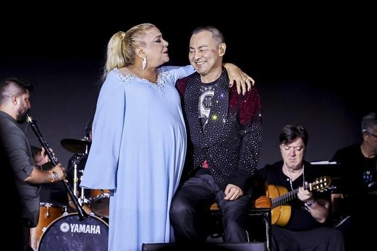 Serdar Ortaç, İstanbul Festivalinde sahne aldı