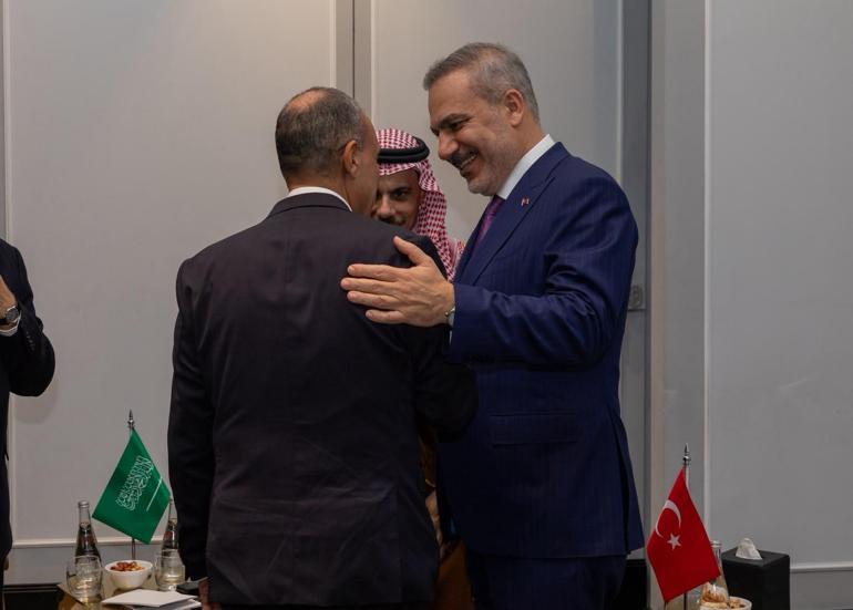 Bakan Fidan, Türkiye-Mısır-Pakistan-Suudi Arabistan Dışişleri Bakanları Toplantısına katıldı