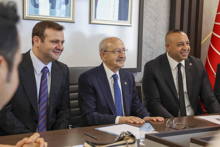 Kılıçdaroğlu, CHP Spor Kurulu Yönetim Kurulu üyeleriyle bir araya geldi