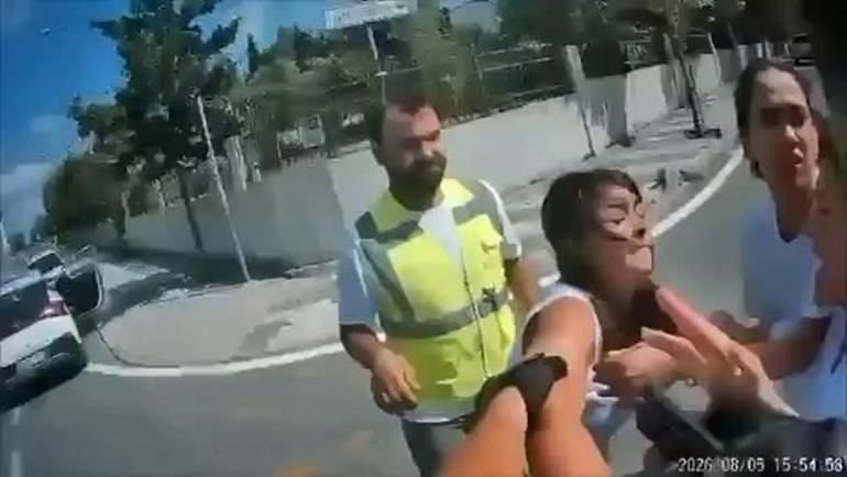 Sancaktepe’de kadınlar arasındaki saç saça kavga kamerada