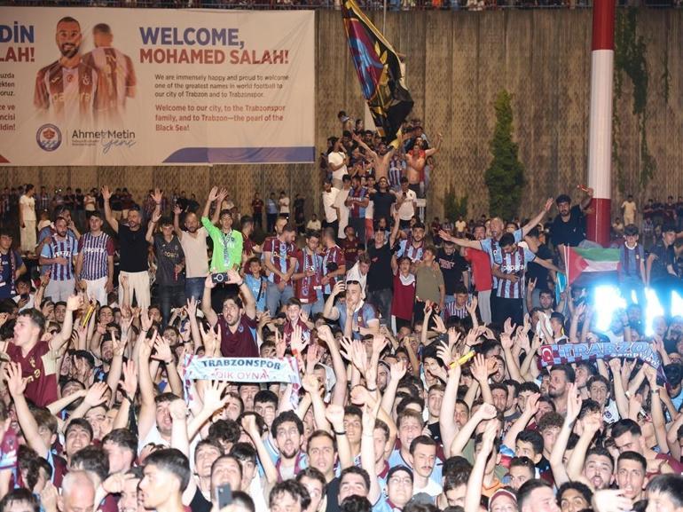 Trabzon’da Salah’a coşkulu karşılama