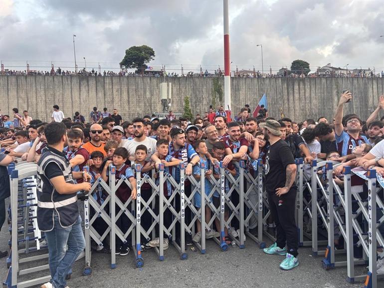 Trabzon’da Salah’a coşkulu karşılama