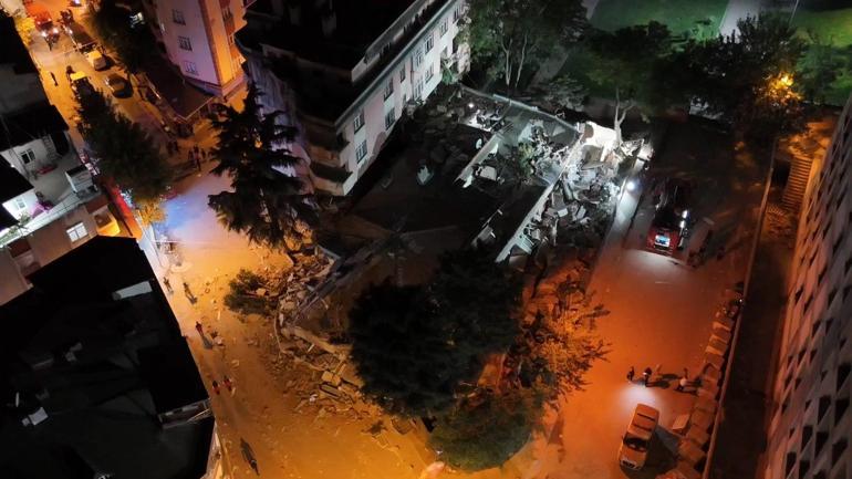 Bahçelievlerde tahliye edilen 4 katlı bina çöktü