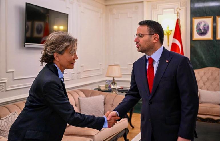 Bakan Gürlek, eski Özel Harekat Daire Başkanı Oktayın ailesini kabul etti